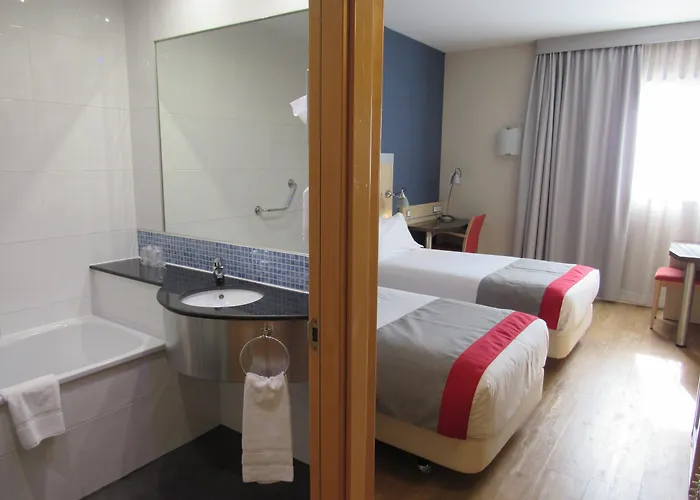  Holiday Inn Express Valencia Bonaire By Ihg